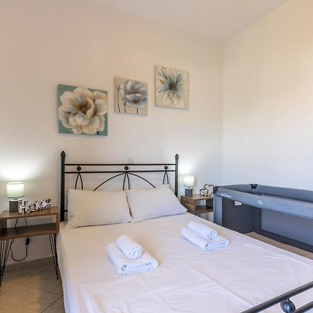 Studio On The Closest Beach To The City! Amoudara Lasithiou Esterno foto