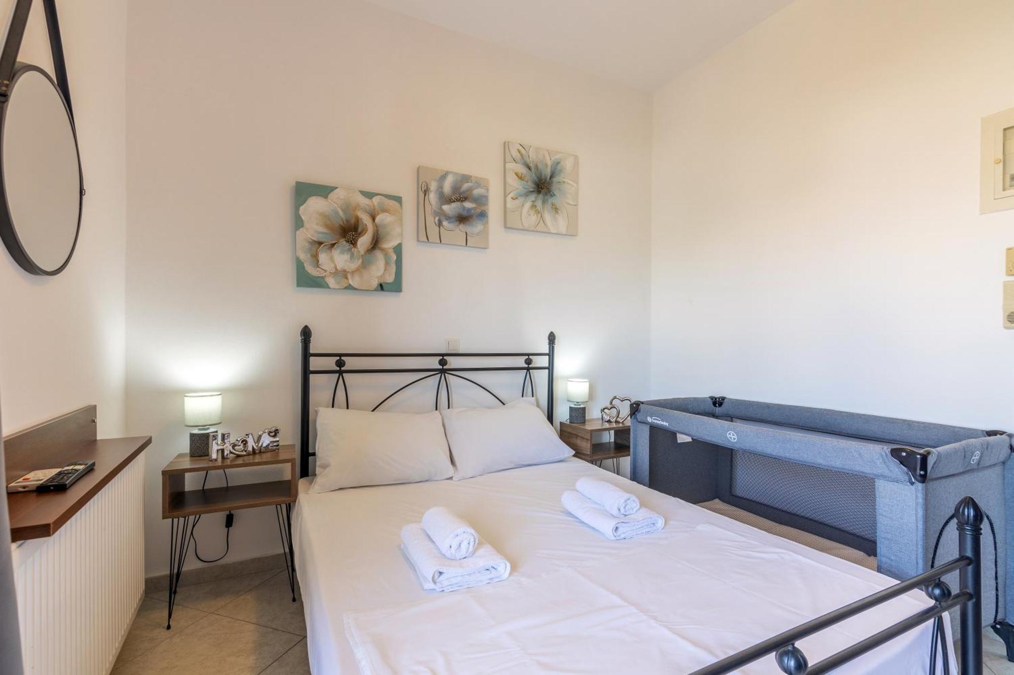 Studio On The Closest Beach To The City! Amoudara Lasithiou Esterno foto